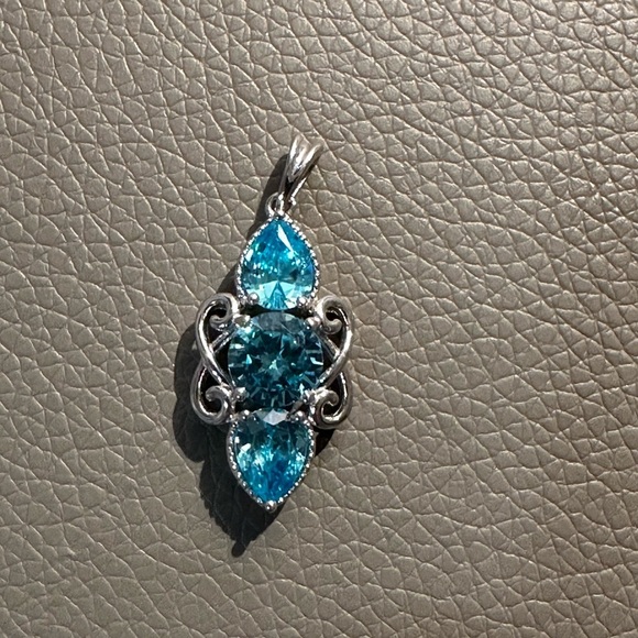 Jewelry - Elegant Blue 925 Silver Pendant